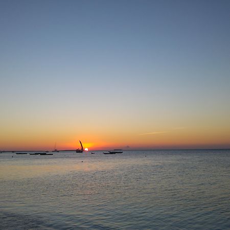 Smiles Beach Hotel Nungwi Luaran gambar