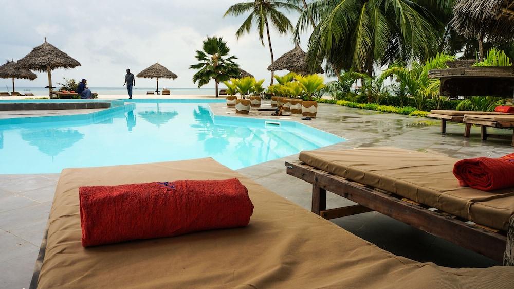 Smiles Beach Hotel Nungwi Luaran gambar