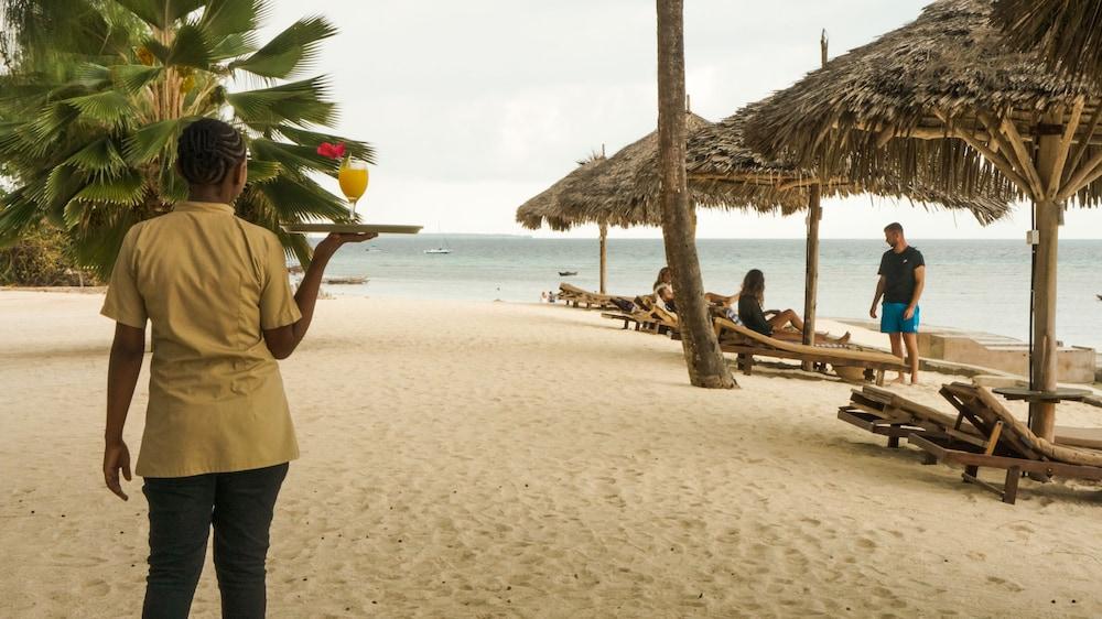 Smiles Beach Hotel Nungwi Luaran gambar