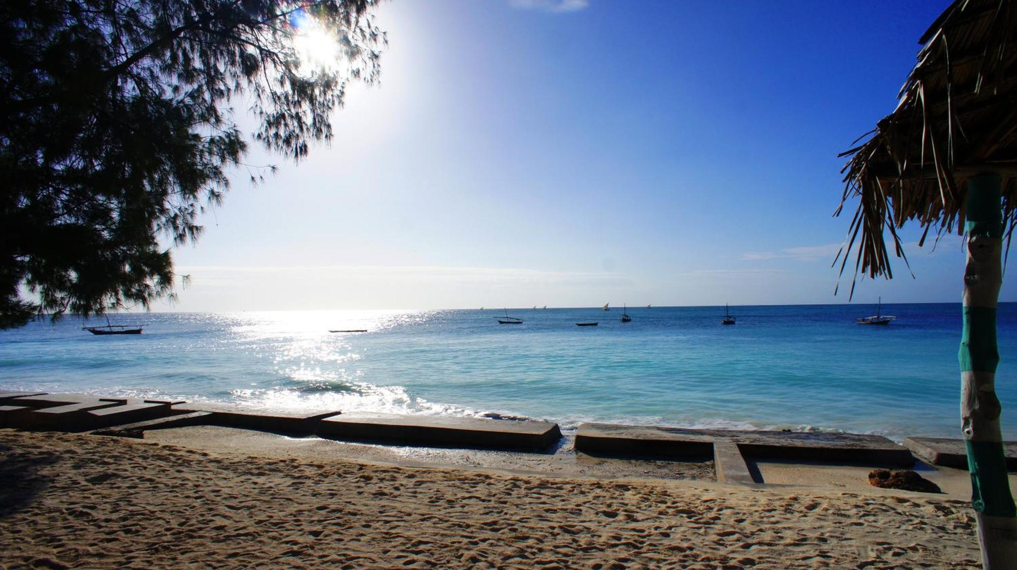 Smiles Beach Hotel Nungwi Luaran gambar