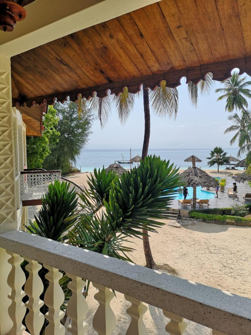 Smiles Beach Hotel Nungwi Luaran gambar